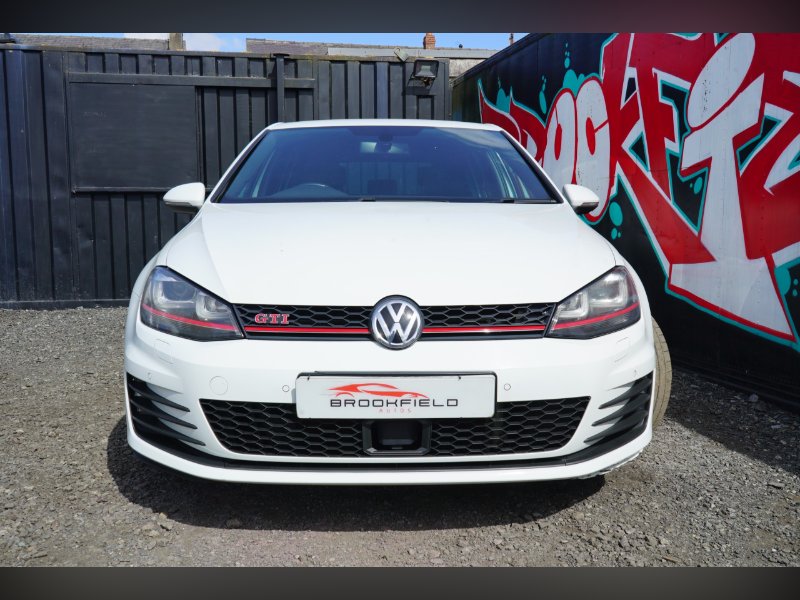 2015 Volkswagen GOLF 5-DOOR HATCH 2.0TSI 230 GTI + DSG, exterior view 4