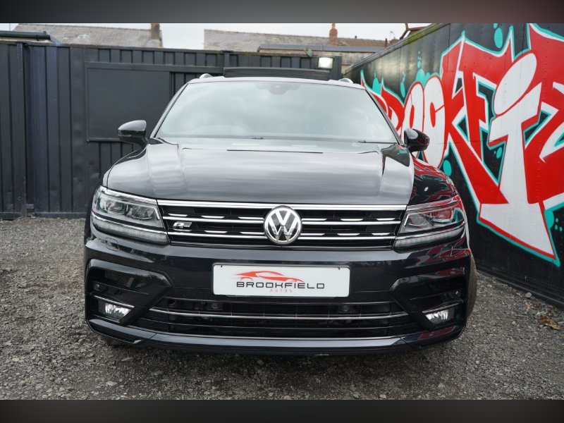 2017 Volkswagen TIGUAN 2.0 TSI 180ps R-Line Bmt DSG7 4Motion, exterior view 4